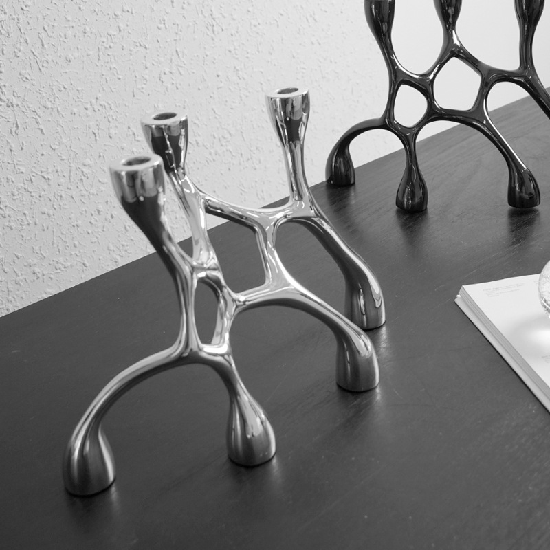 Srebrne, nieregularne świeczni – Resin Art Aesthetic recenzja i cena